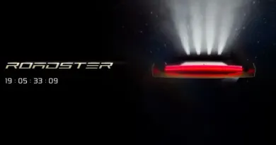 Tesla Roadster знову доступний для замовлення за 50 000 доларів перед презентацією
