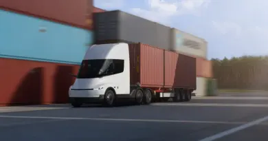 Специфікації Tesla Semi для Європи: 550 км запасу ходу та зарядка 800 кВт