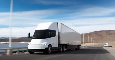 Tesla Semi: чому цей електротрак став справжнім проривом