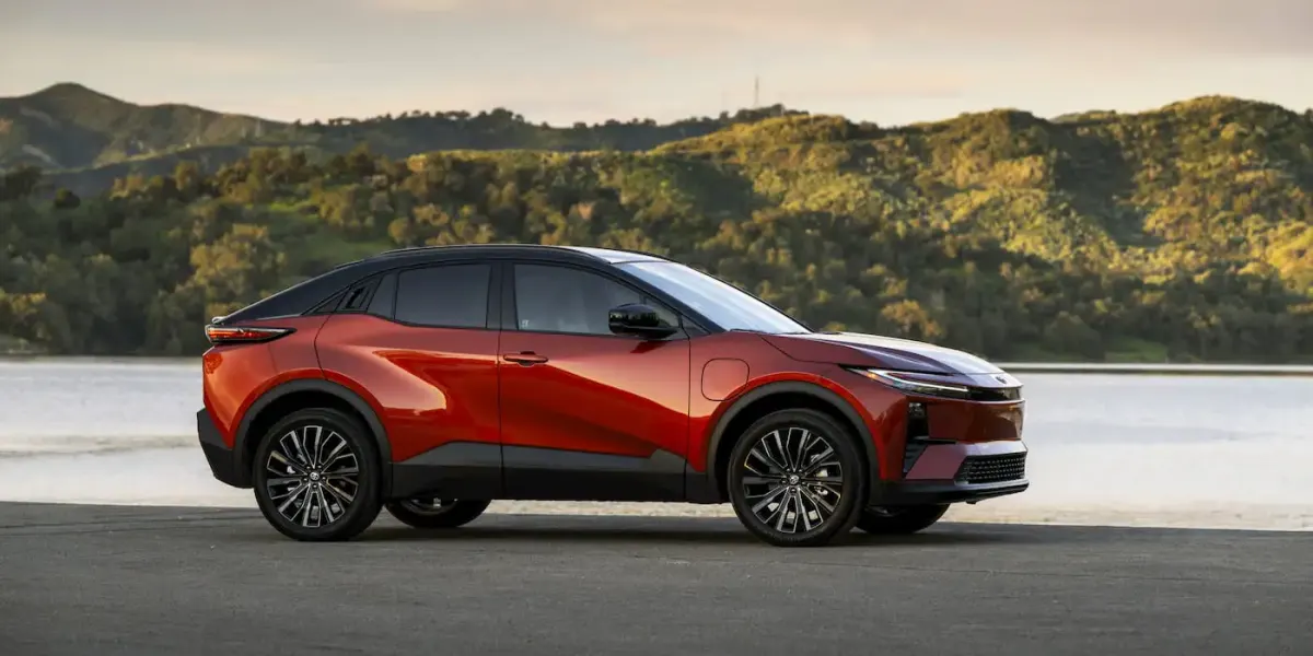 Toyota відкликає 10 тисяч електромобілів Toyota C-HR EV через проблеми з ПЗ