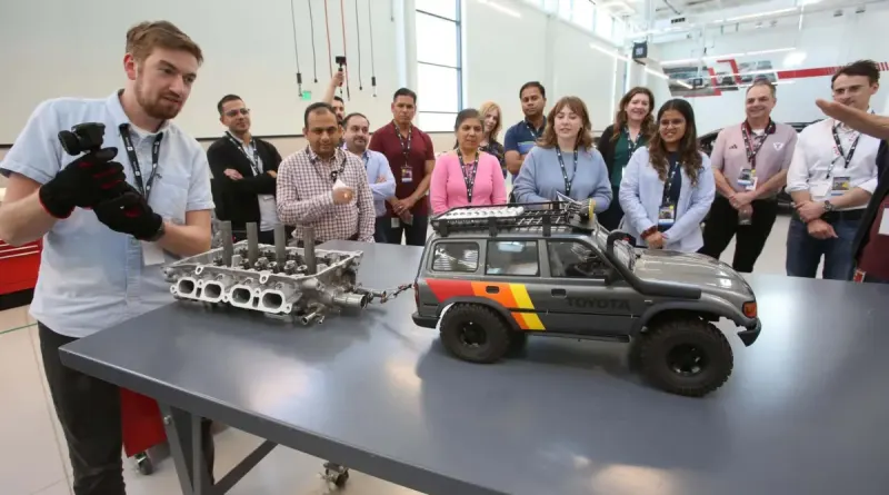 Навіщо Toyota навчає власних співробітників основам електрифікації
