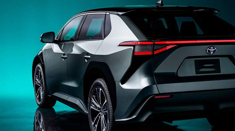 Toyota не поспішає пересадити всіх на електромобілі