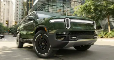 Масштабне відкликання Rivian R1S та R1T розширили до 31 тисячі електромобілів