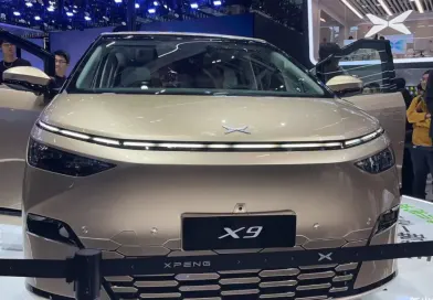 Масштабне відкликання Xpeng X9: проблеми з пневмопідвіскою у спеку