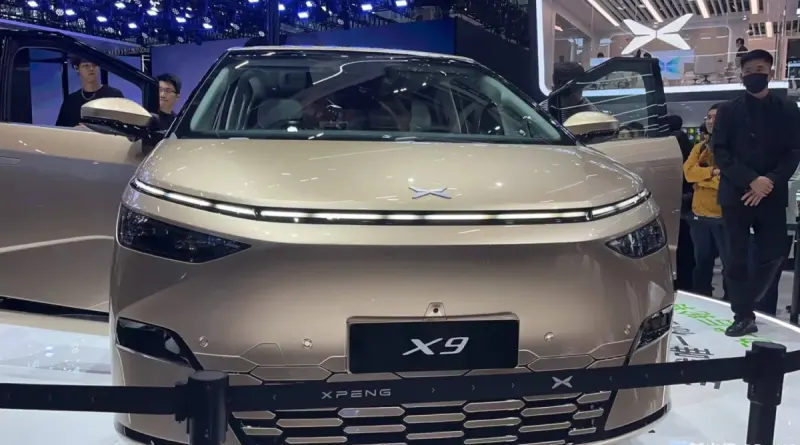 Масштабне відкликання Xpeng X9: проблеми з пневмопідвіскою у спеку