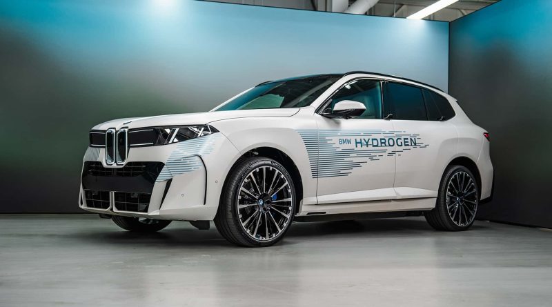 Водневий BMW iX5 Hydrogen: Чому BMW продовжує вірити у водневі авто до 2028 року