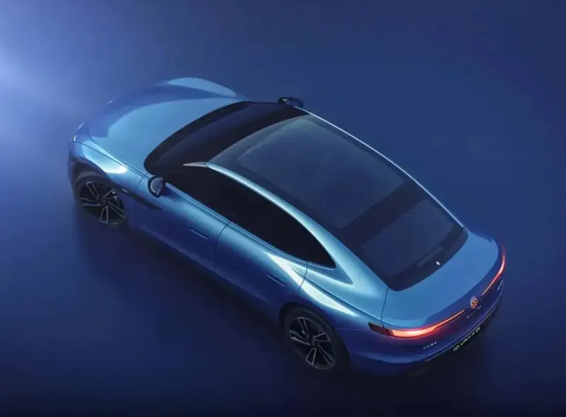 Седан Volkswagen ID. Unyx 09 дебютував із надшвидкою зарядкою 5C