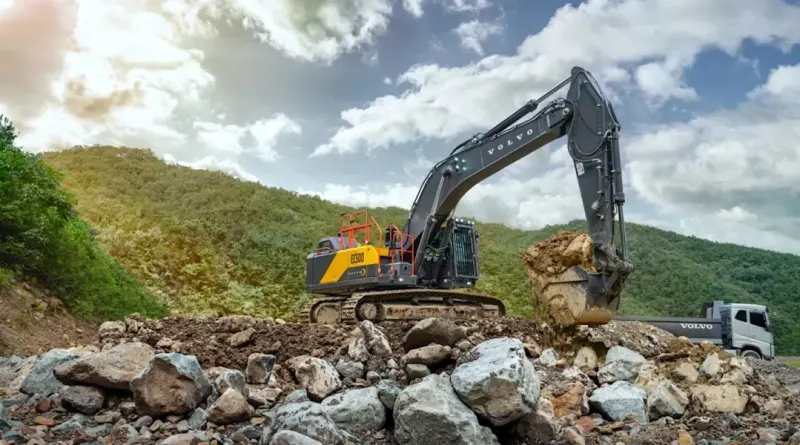 Важкий електричний екскаватор Volvo EC500 Electric вийшов на реальні об'єкти