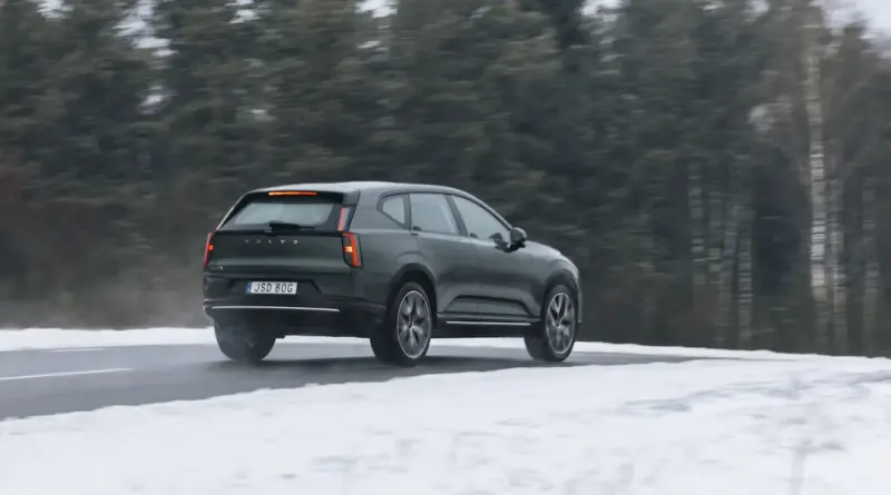 Volvo EX60: Перші поставки електрокросовера-«зміни гри» з великим запасом ходу