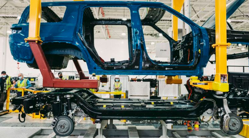 Виробник електромобілів Rivian буде змушений скоротити 6% персоналу