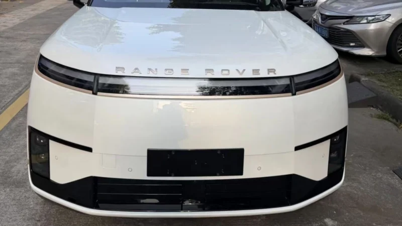 Флагманський кросовер Xpeng GX перетворили на Range Rover у Китаї