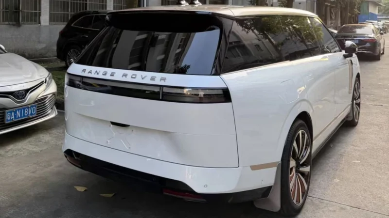 Флагманський кросовер Xpeng GX перетворили на Range Rover у Китаї